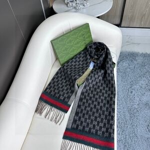 Gucci scarf